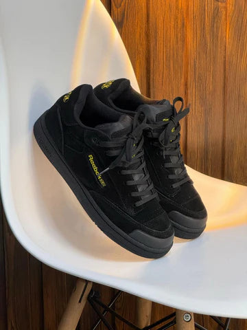 REEBOK NEGRA GAMUSA