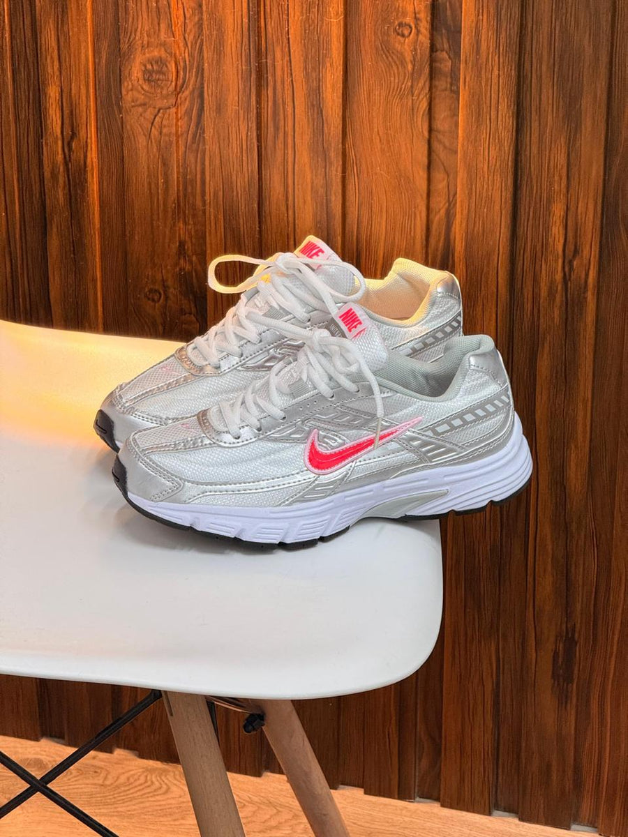 NIKE INITIATOR ROJO