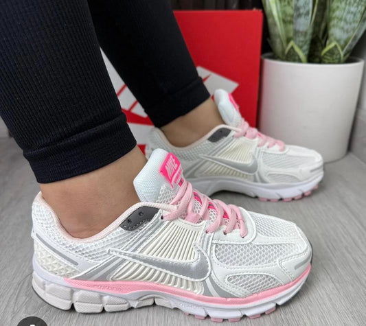 NIKE VOMERO ROSADA