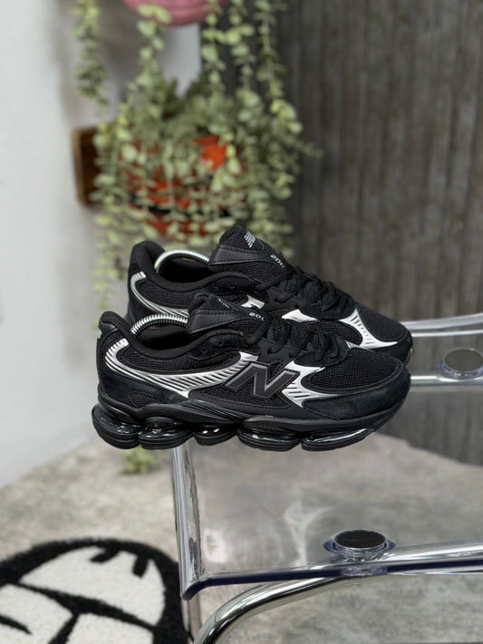 NEW BALANCE 2000 NEGRAS