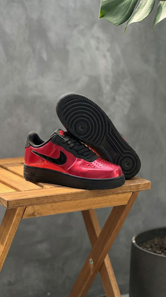 NIKE AF1 ROJO CHAROL