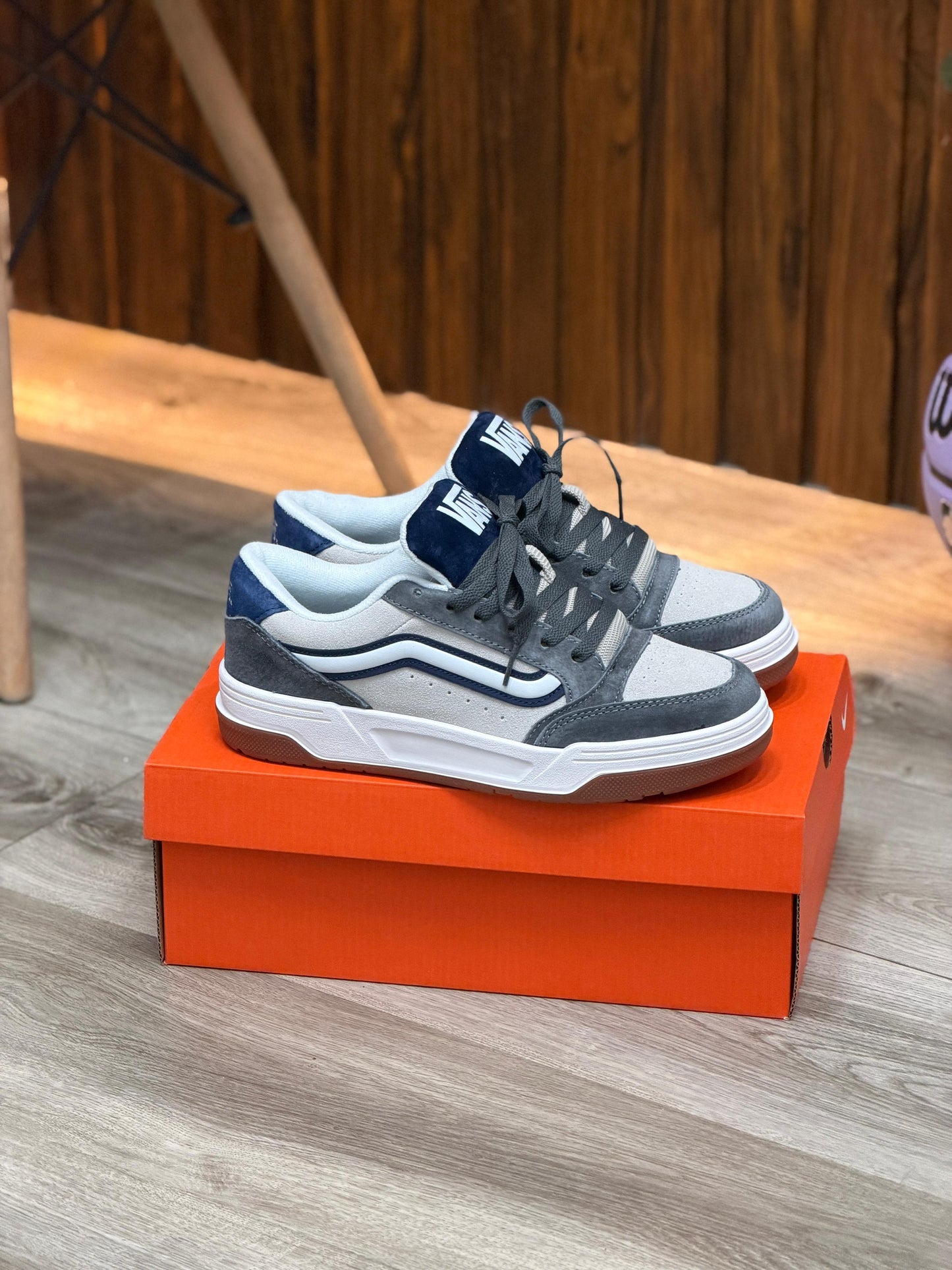 VANS HYLANE
