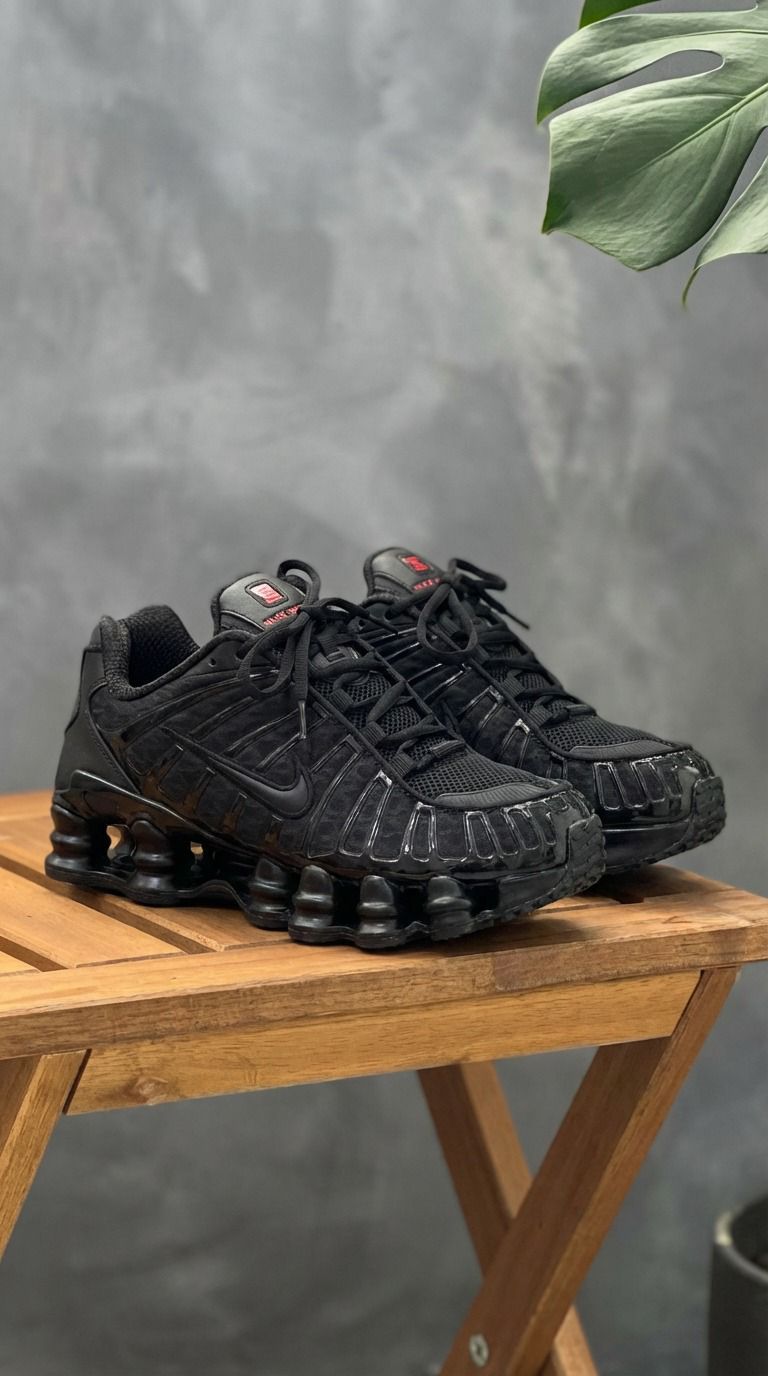 NIKE SHOX NEGRA