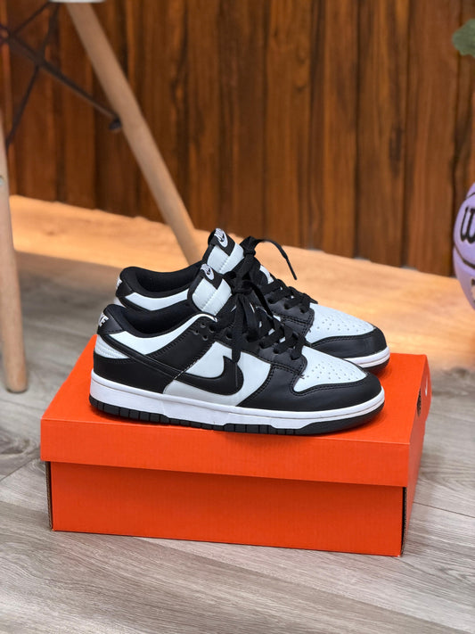NIKE DUNK PANDA
