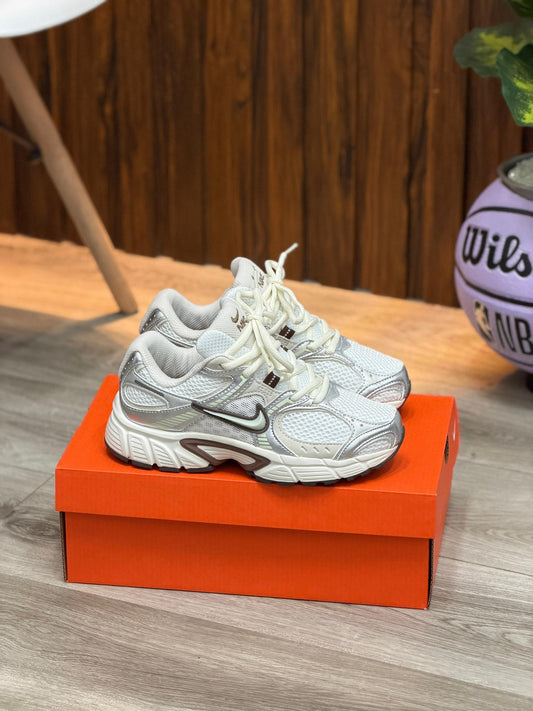 NIKE V5K CAFE