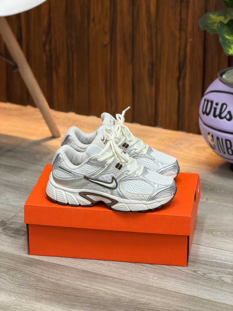NIKE V5K CAFE