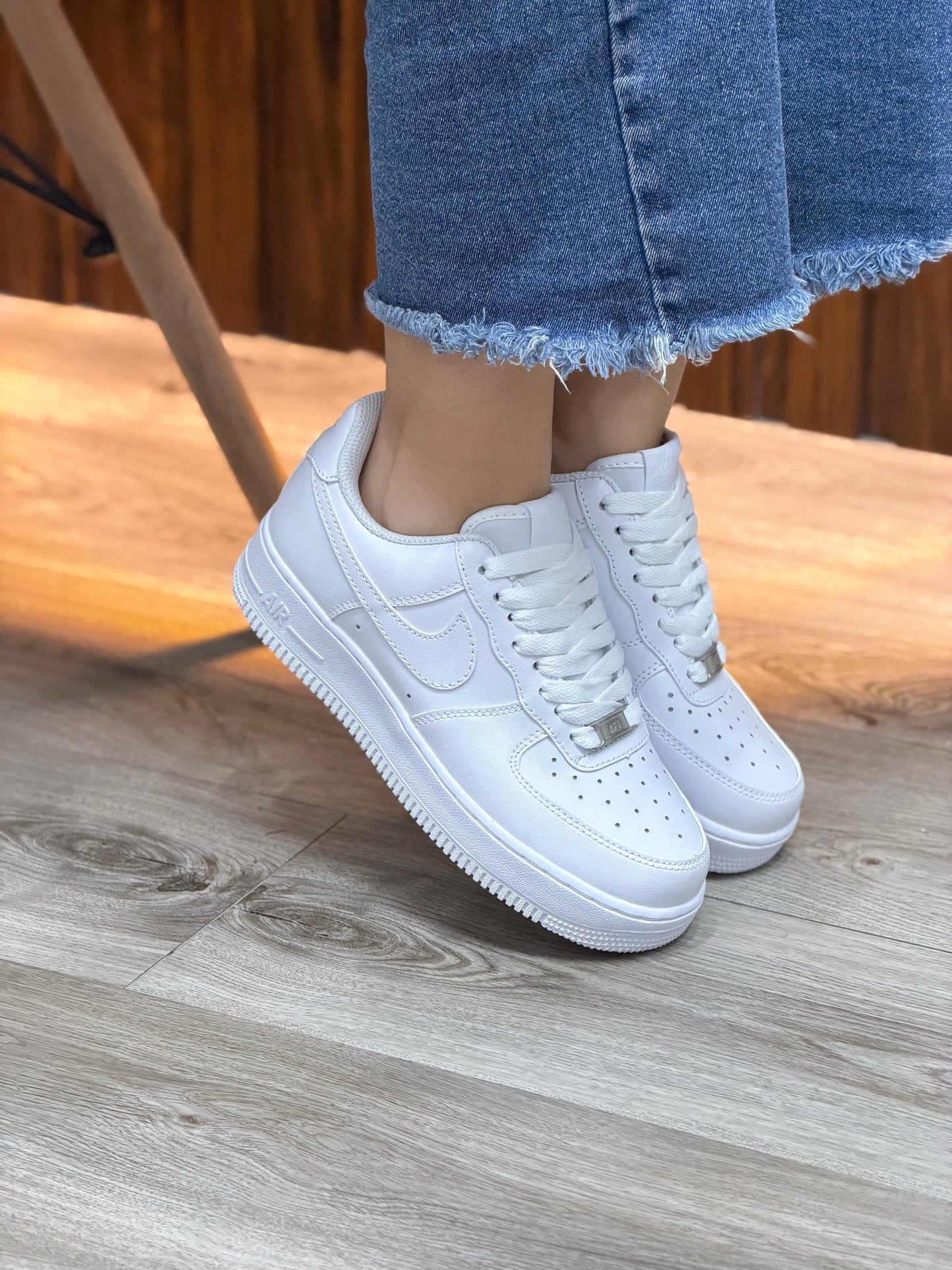 NIKE AIR FORCE ONE CLASICA