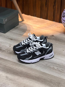 NEW BALANCE 530 | NEGRO GRIS
