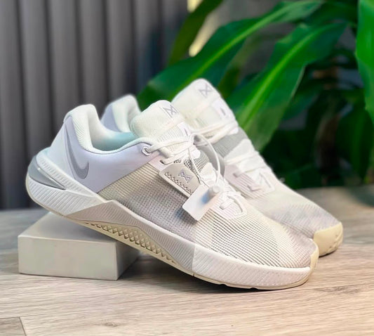 NIKE METCON 10 BEIGE