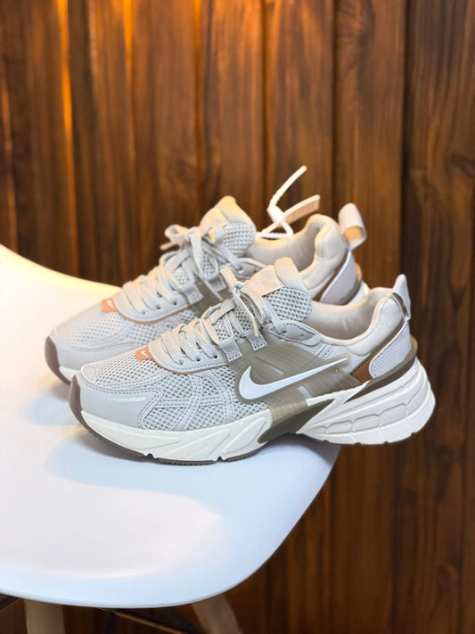 NIKE V2K | CAFÉ