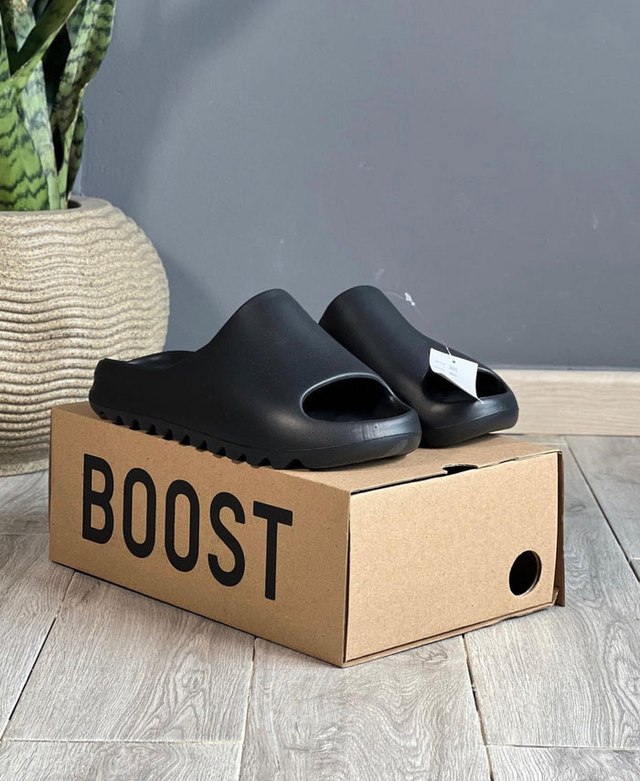 ADIDAS YEEZY SLIDE