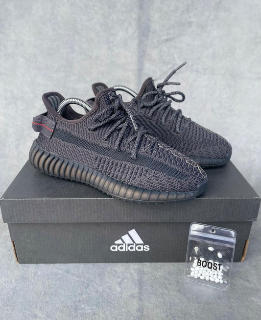 ADIDAS YEEZY 350 NEGRO