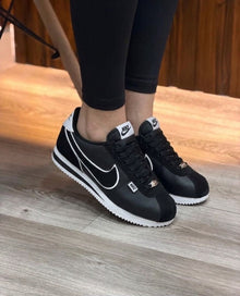 NIKE CORTEZ NEGRO