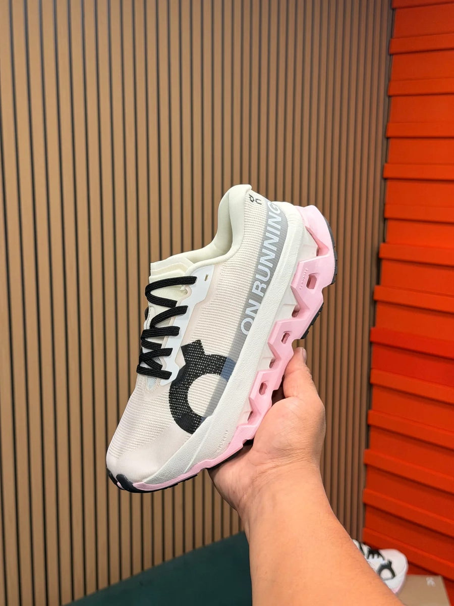 ON CLOUD HYPER 3