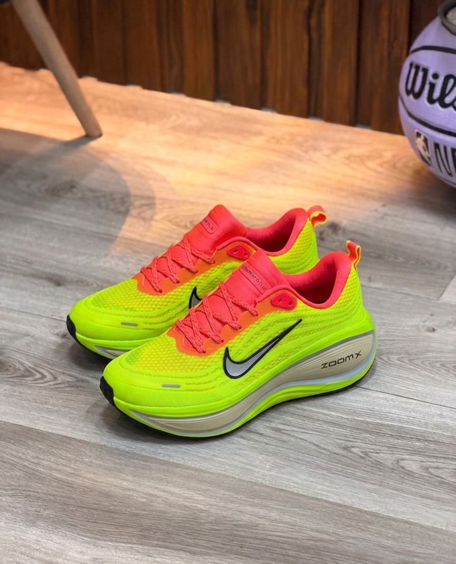 NIKE VOMERO PLUS