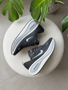 NIKE ZOOM X