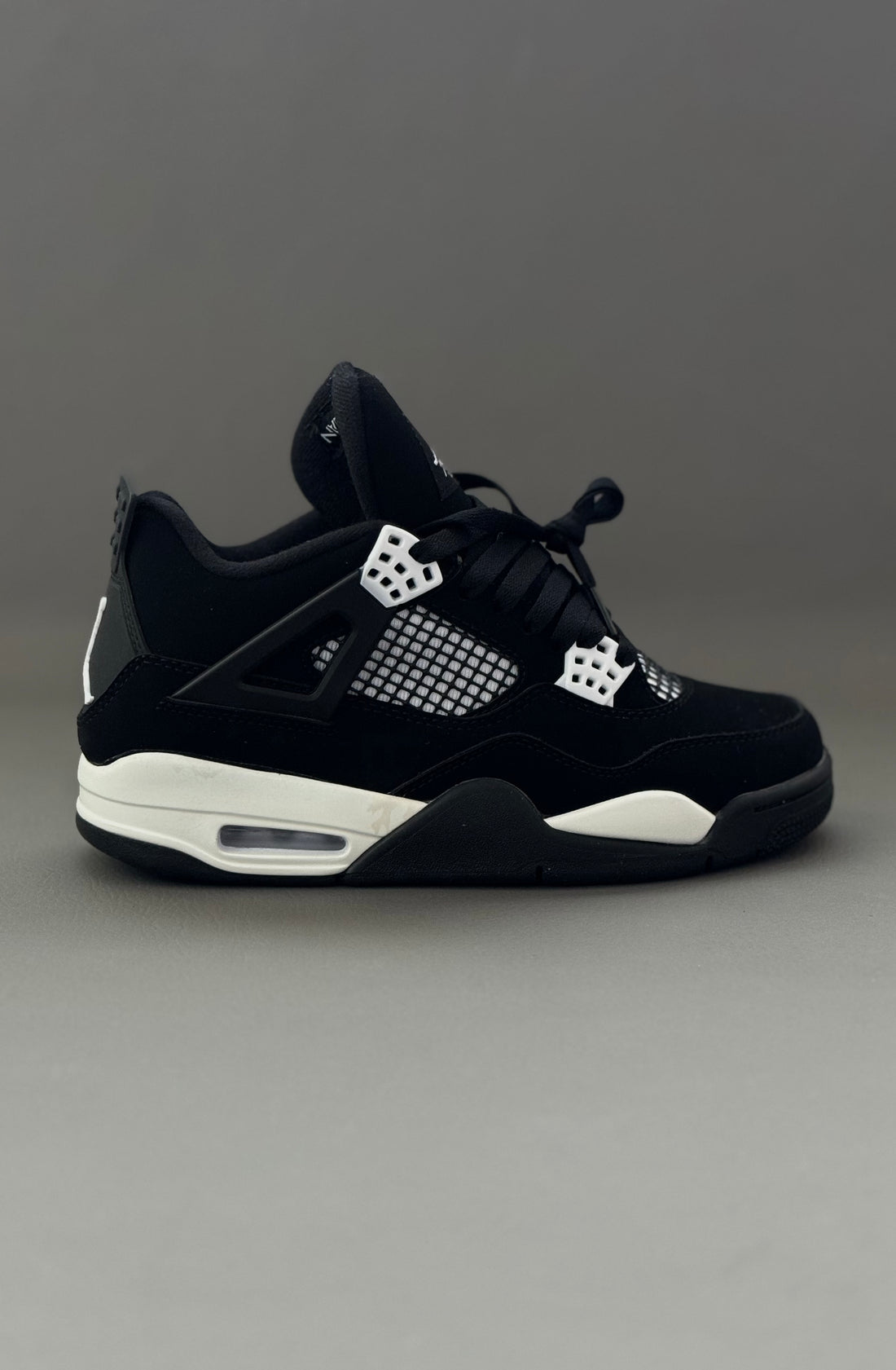 JORDAN RETRO 4
