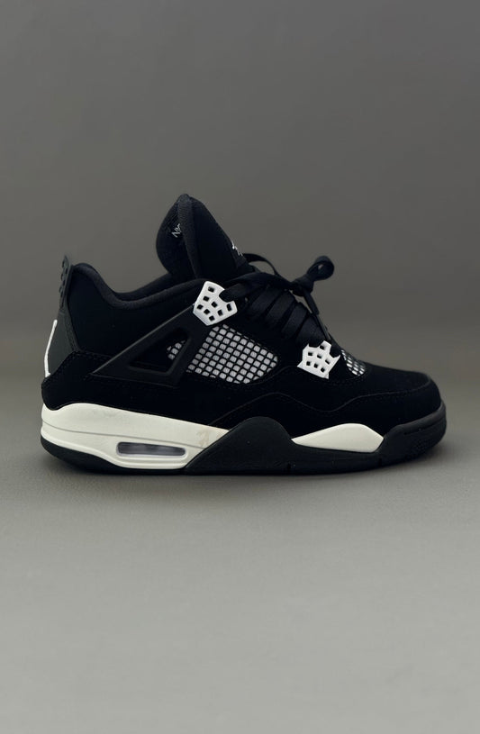 JORDAN RETRO 4