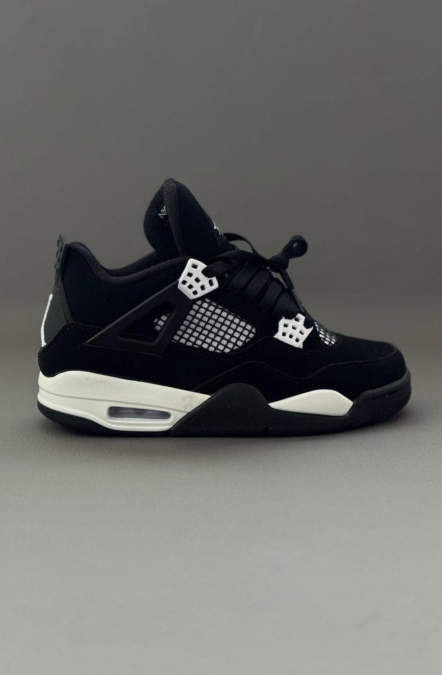 JORDAN RETRO 4