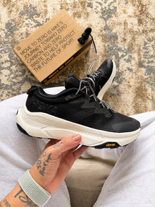 HOKA