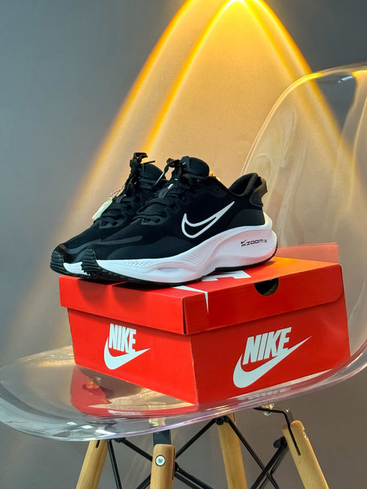 NIKE RUNNING ZOOM