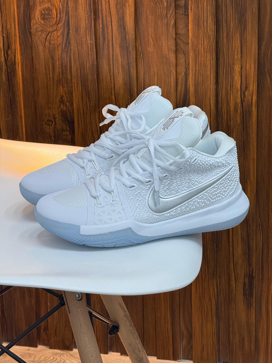 NIKE KYRIE IRVING 3