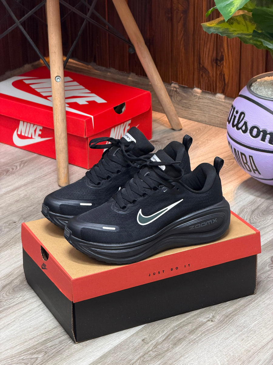 NIKE VOMERO PLUS