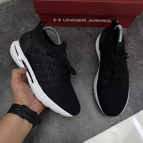 UNDER ARMOUR HOVR