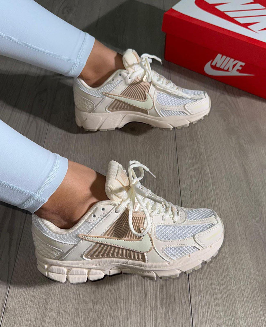 NIKE VOMERO