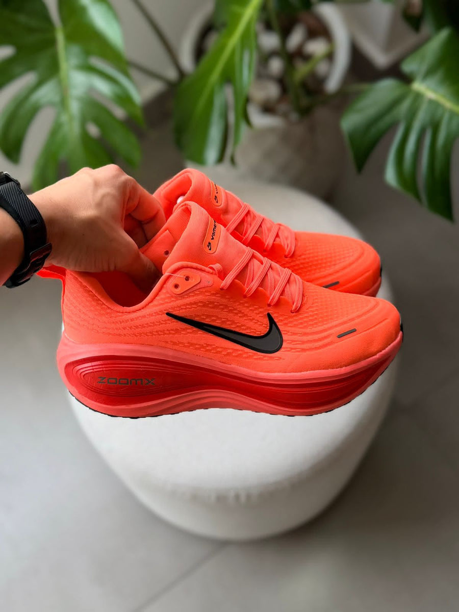 NIKE VOMERO PLUS