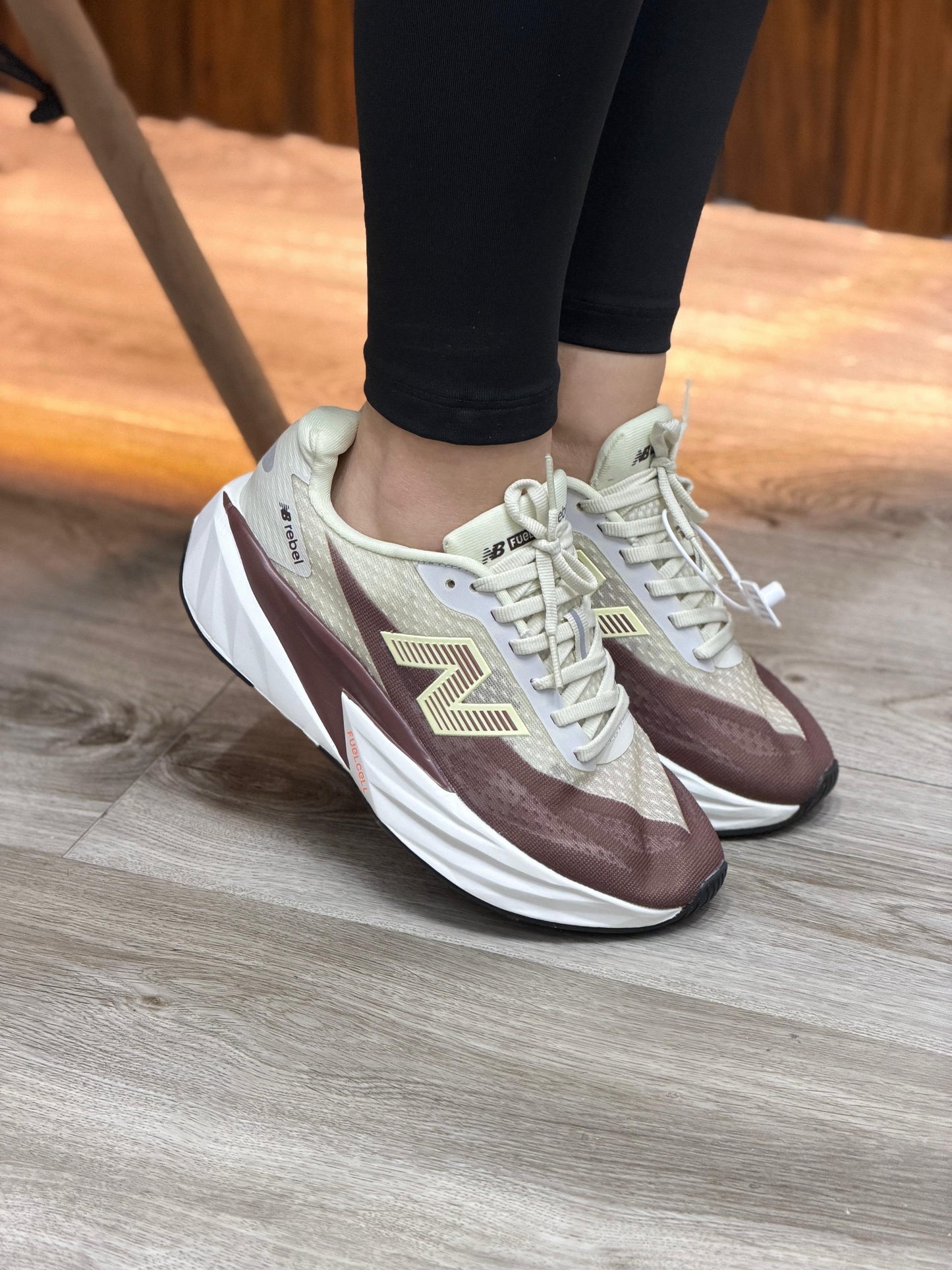 NEW BALANCE REBEL V5