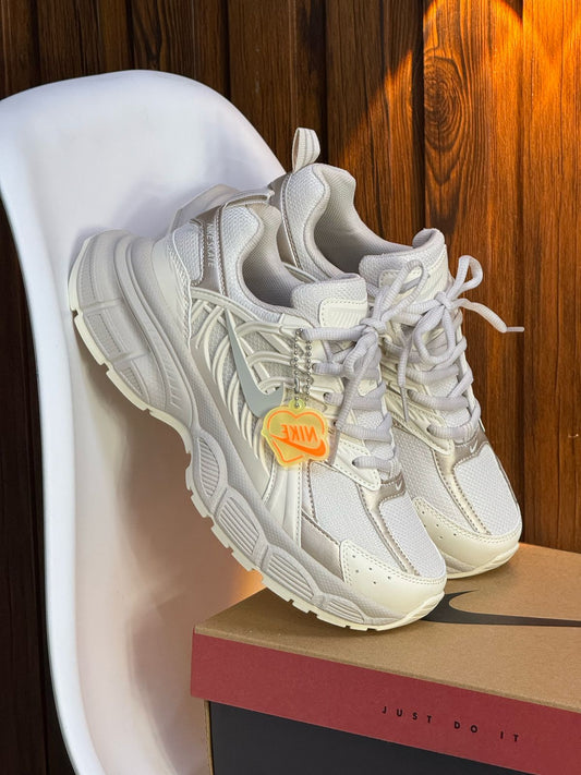 NIKE SKATE BEIGE