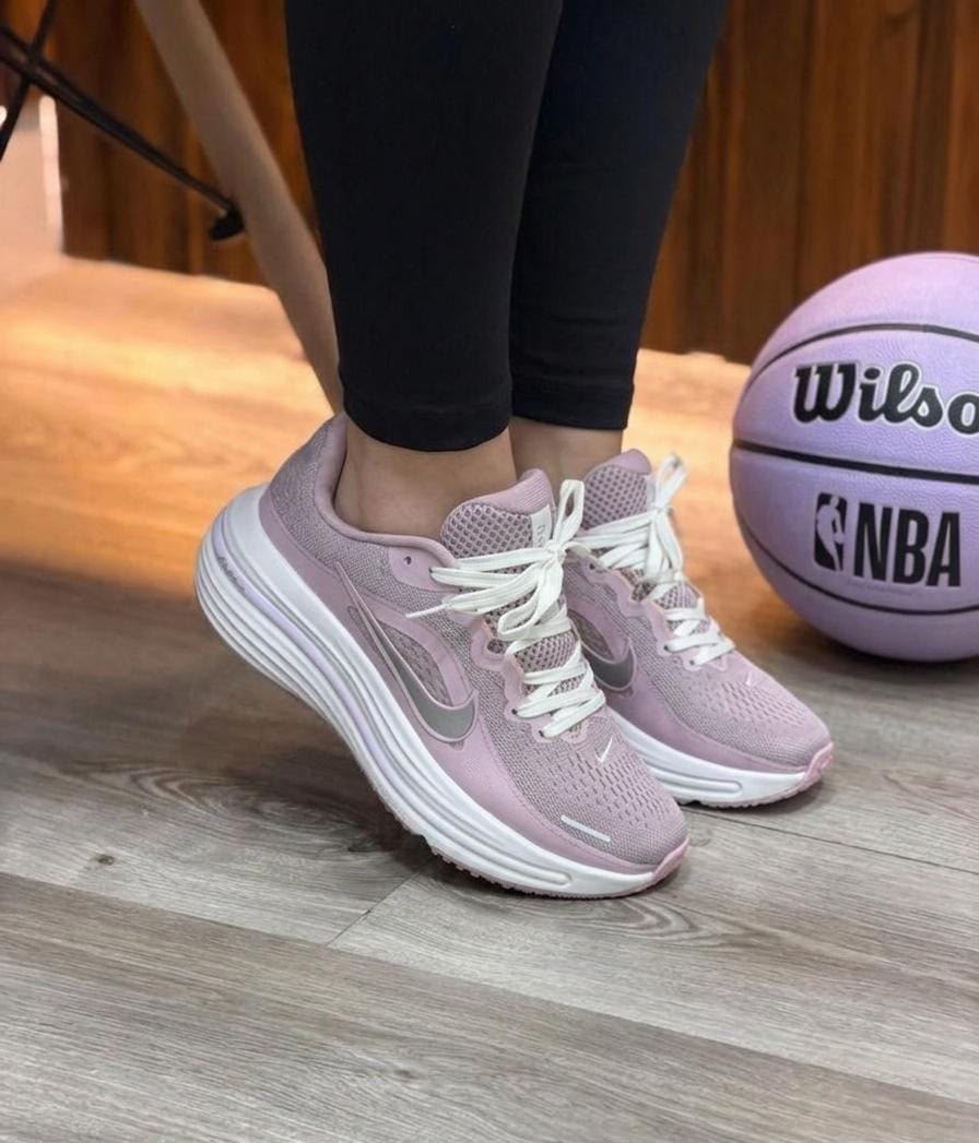 NIKE ZOOM